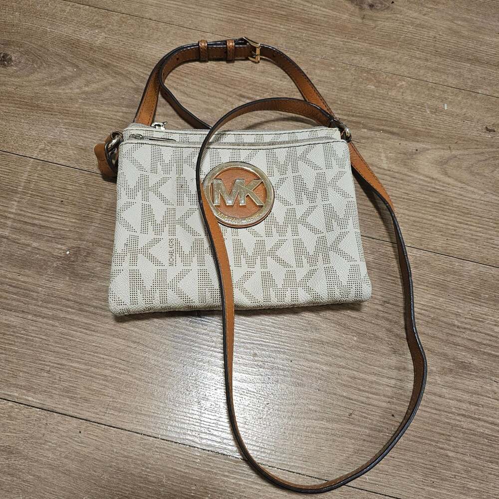 Michael Kors MK Signature Vanilla Brown Crossbody Bag Logo Medallion